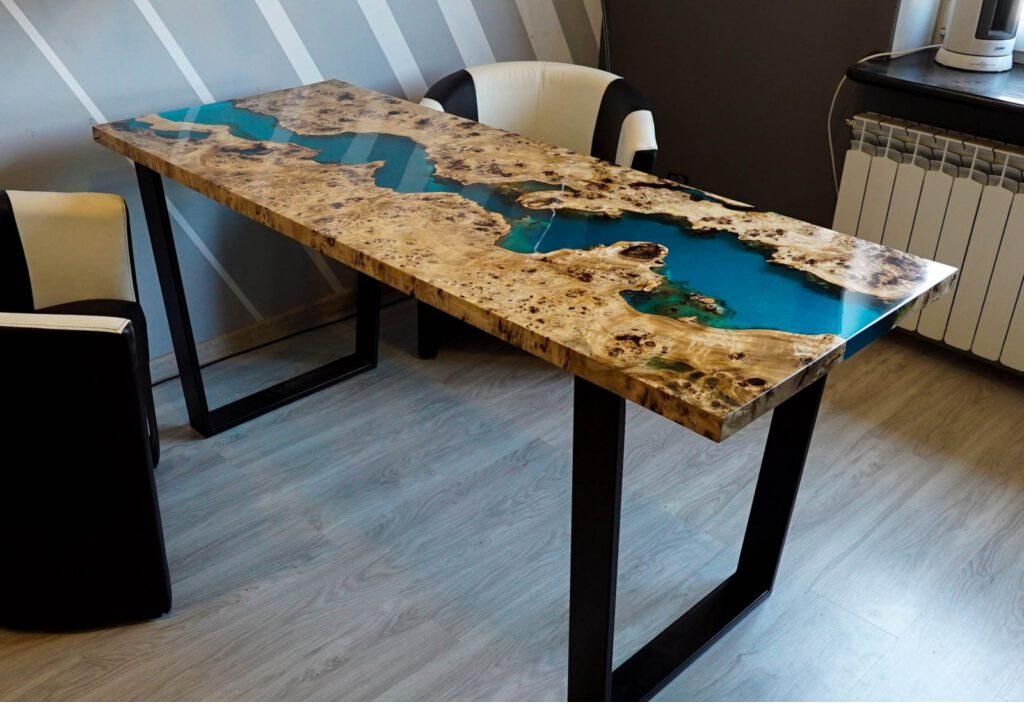 Coffee tables and consoles
