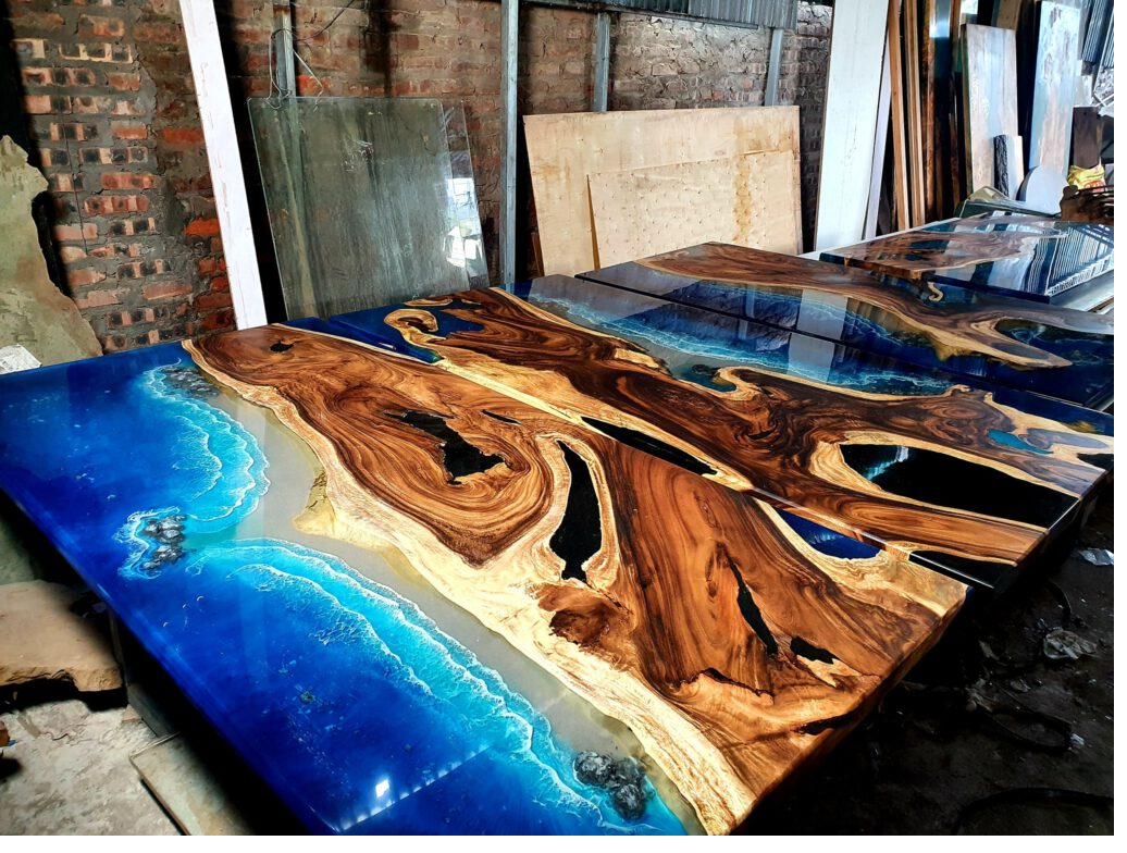 Sindora resin table