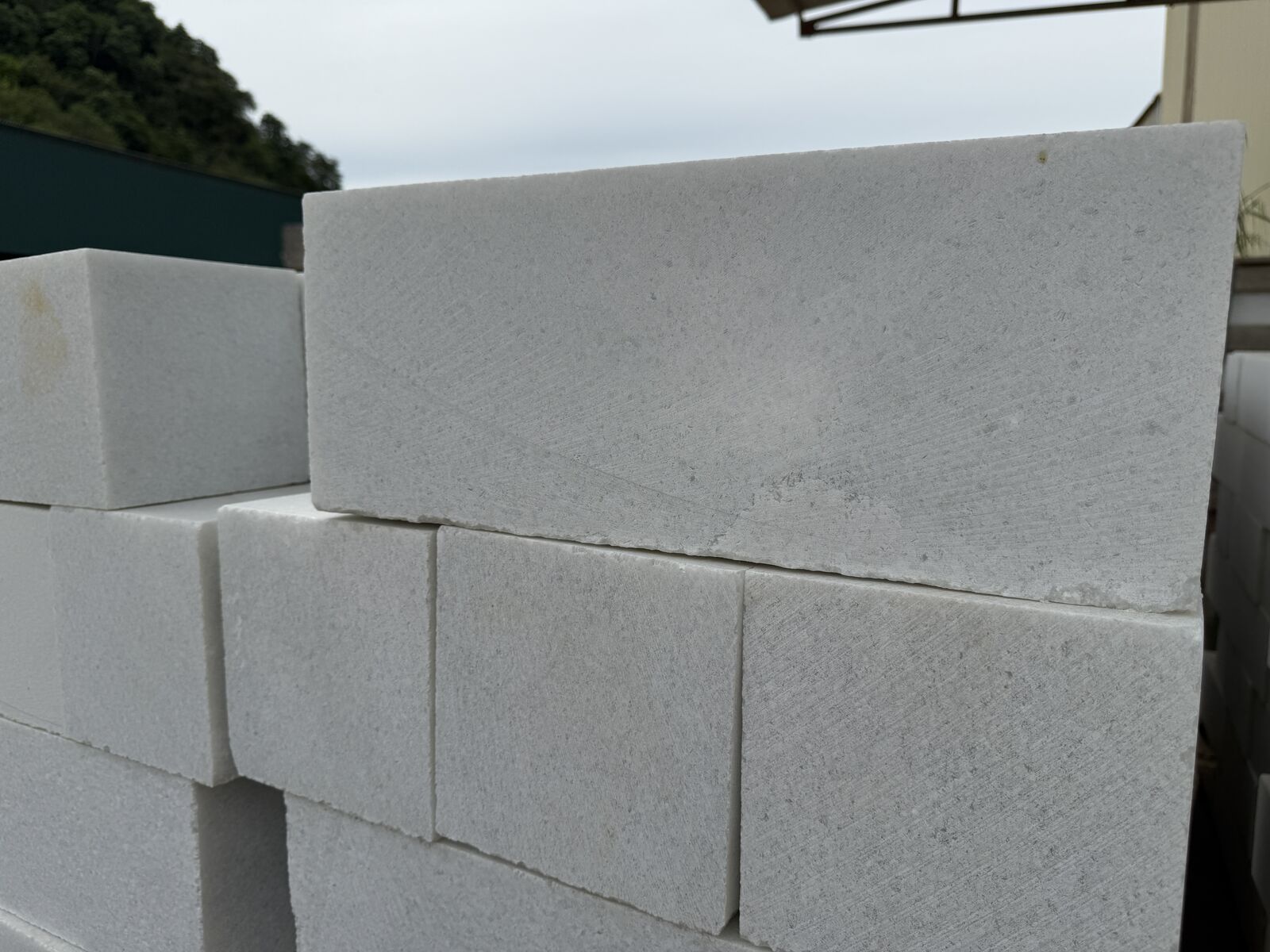 Stone cutting and grading process
