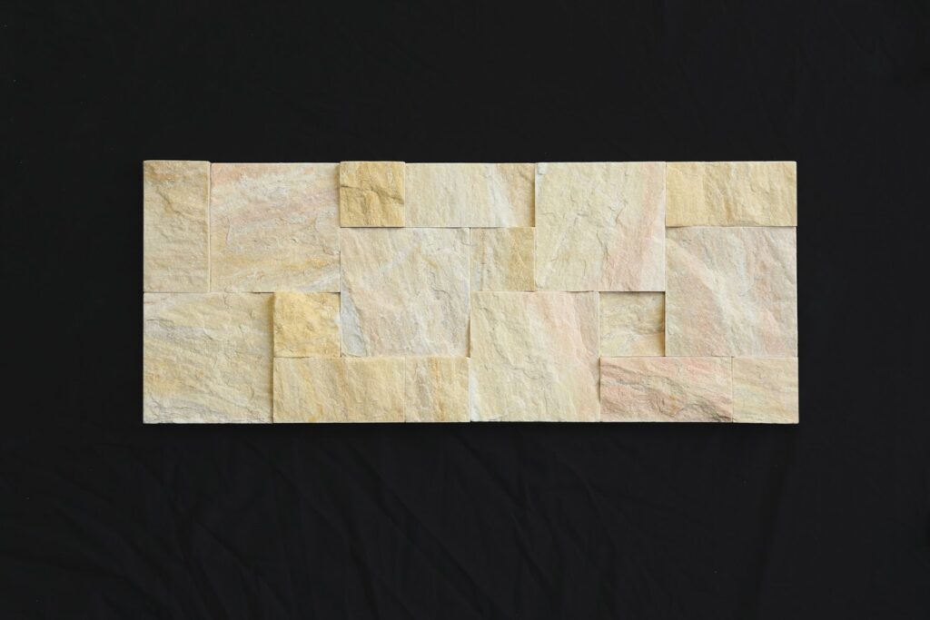 6-bar gold-mounted stone, peeled, honed